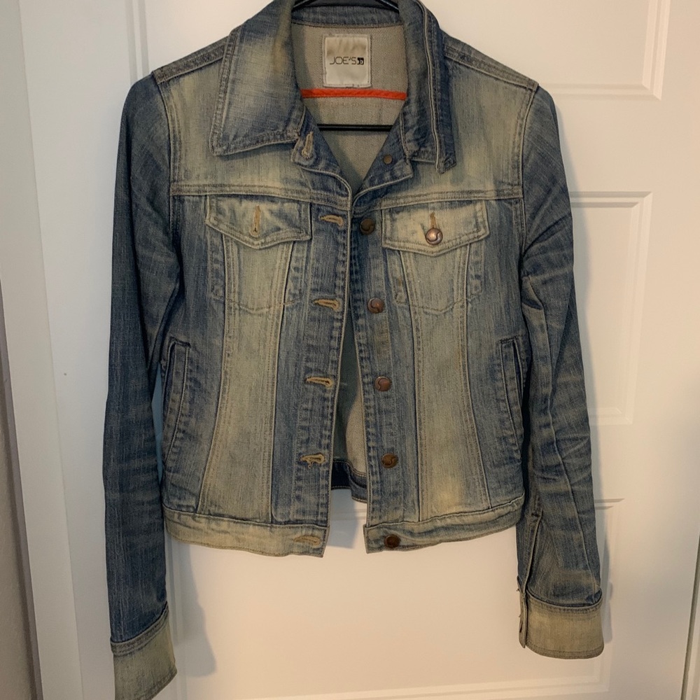 How’s Jean jacket